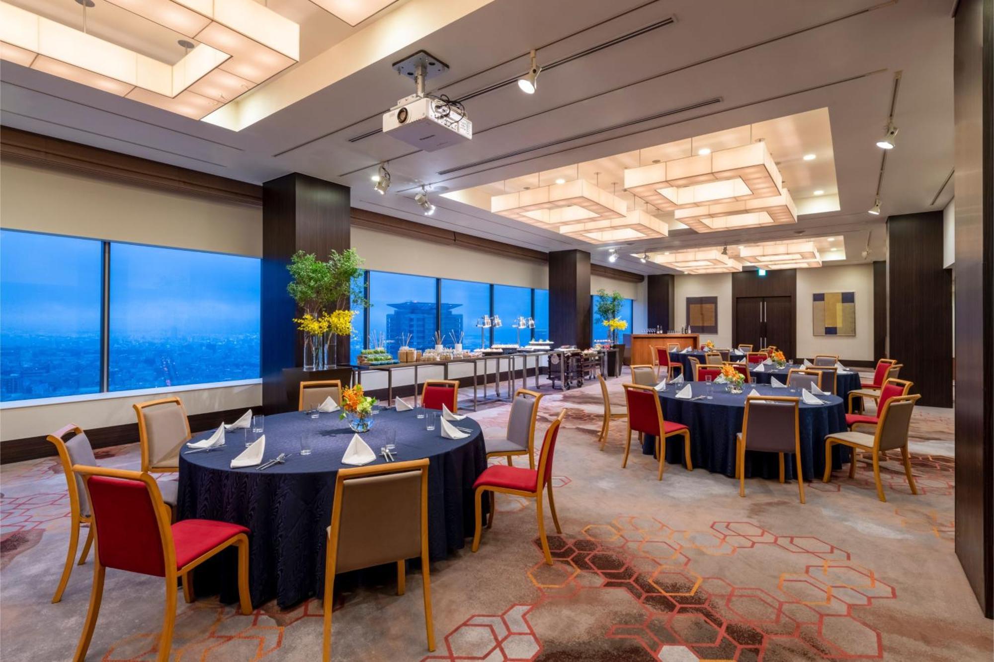 Ana Crowne Plaza Kobe By Ihg Hotel Exterior photo The Club