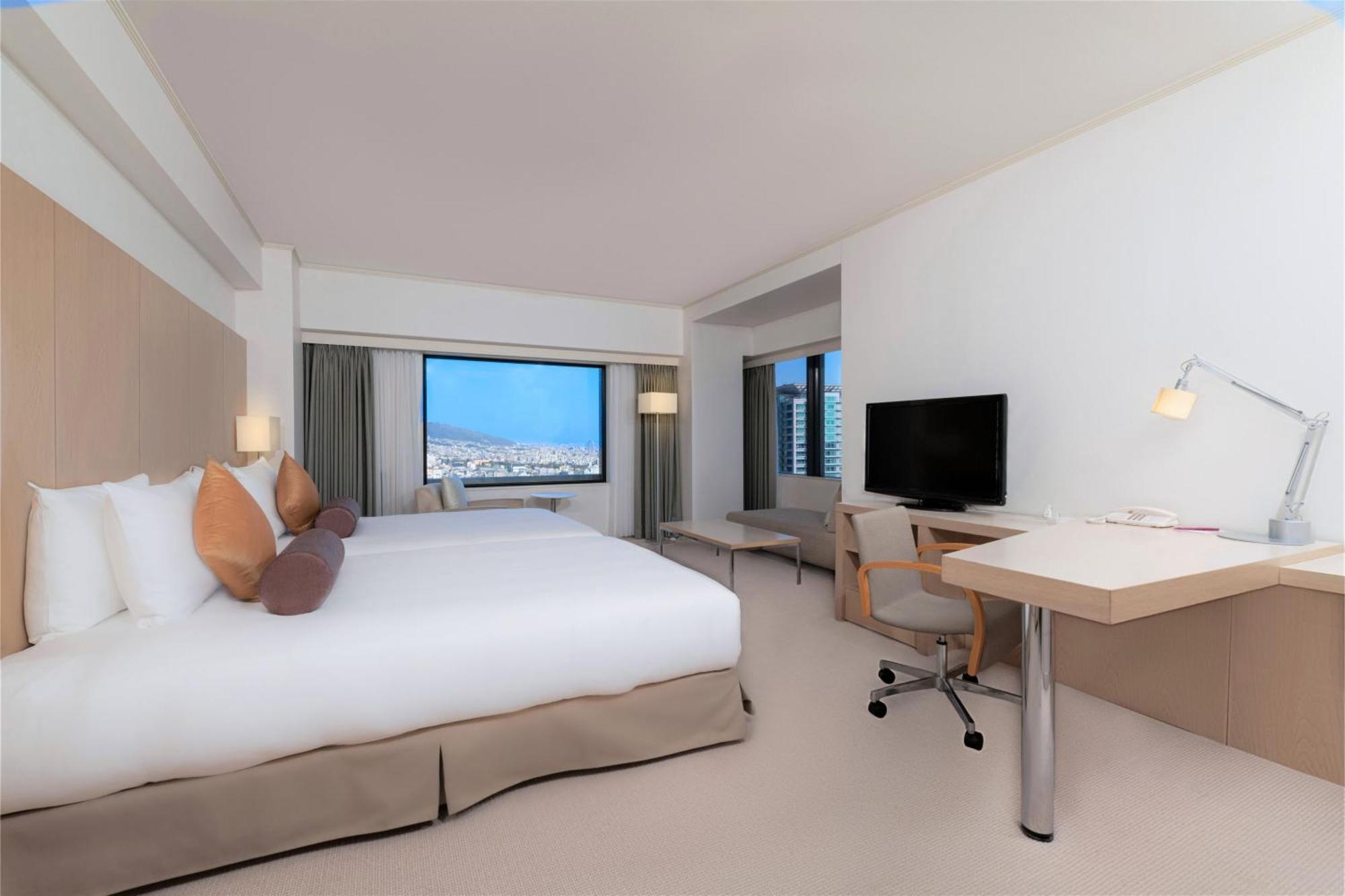 Ana Crowne Plaza Kobe By Ihg Hotel Exterior photo Deluxe Room